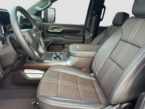 Used 2025 Chevrolet Silverado 3500 High Country w/ High Country Premium Package AWD/4WD image 12