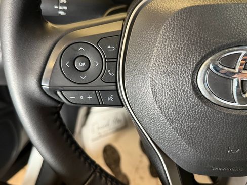 Used 2024 Toyota Corolla Cross SE image 10