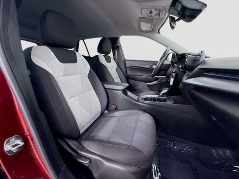 Used 2024 Chevrolet Trax LS FWD image 29