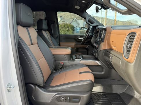 Used 2022 Chevrolet Silverado 2500 High Country w/ Z71 Off-Road Package image 15