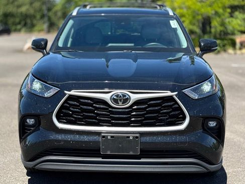 Used 2023 Toyota Highlander XLE AWD/4WD image 8