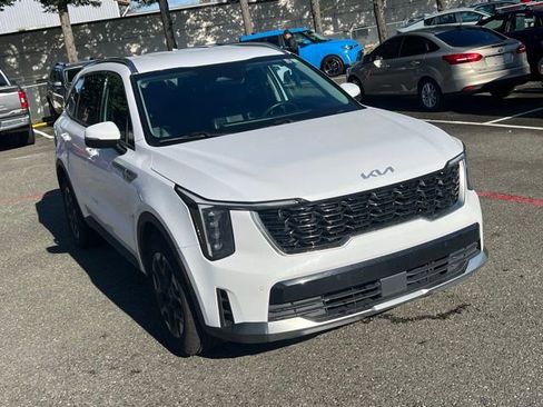Certified 2024 Kia Sorento S image 7