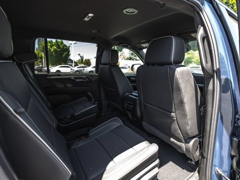 New 2026 Chevrolet Suburban Premier w/ LPO, Illumination Package AWD/4WD image 29