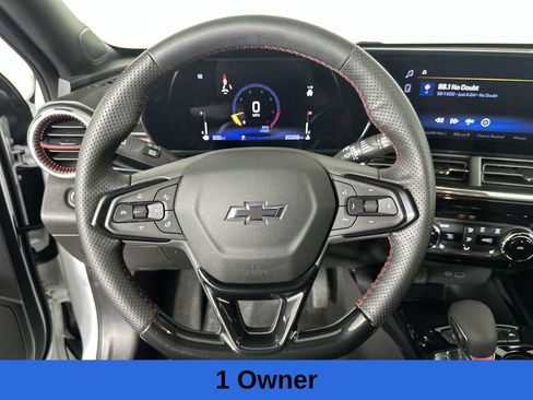 Used 2025 Chevrolet Trax RS w/ Driver Confidence Package FWD image 13