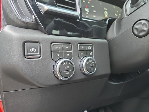 New 2026 GMC Sierra 1500 SLT image 21