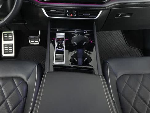 Used 2024 Volkswagen Atlas SEL Premium R-Line AWD/4WD image 19