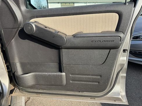 Used 2008 Ford Explorer Sport Trac XLT image 7
