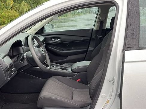 Used 2023 Honda Accord EX image 10