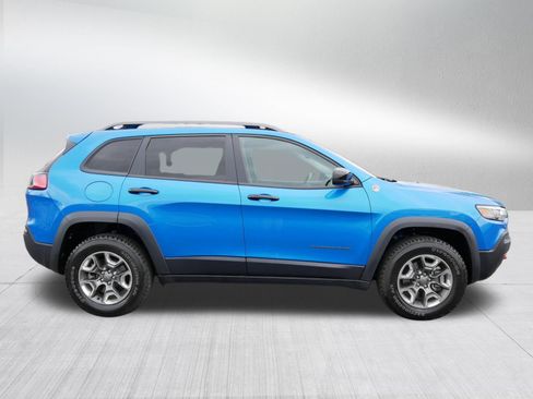 Used 2019 Jeep Cherokee Trailhawk w/ Cold Weather Group AWD/4WD image 8