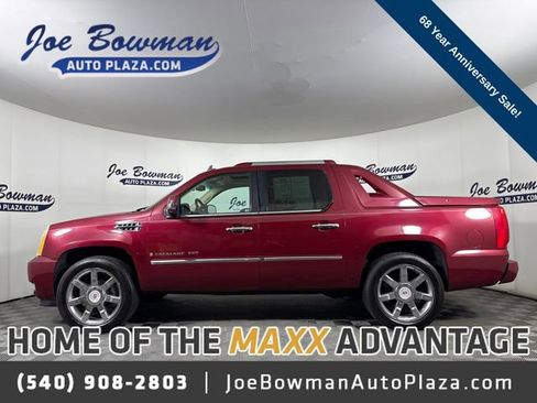 Used 2007 Cadillac Escalade EXT w/ Information Package AWD/4WD image 1