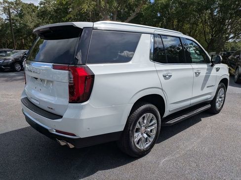 Used 2025 GMC Yukon Denali RWD image 3