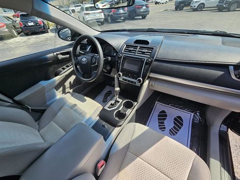 Used 2013 Toyota Camry LE FWD image 34
