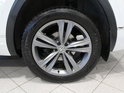Used 2019 Volkswagen Atlas SEL R-Line image 9