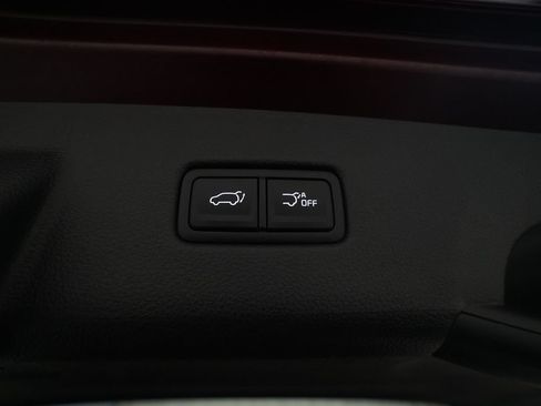Used 2024 Kia Carnival EX FWD image 15