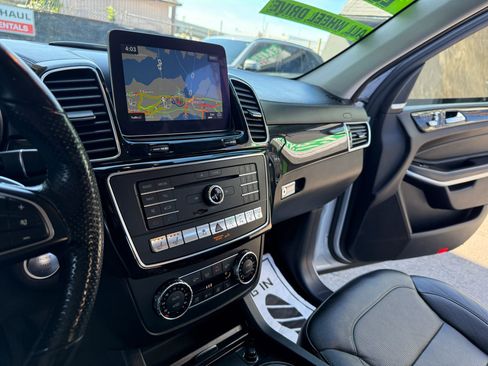 Used 2017 Mercedes-Benz GLS 550 4MATIC image 12