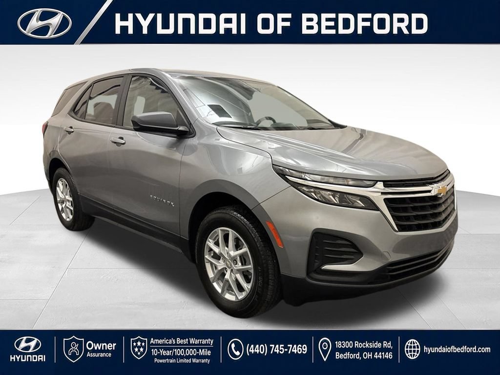 Used 2023 Chevrolet Equinox LS AWD/4WD image 3