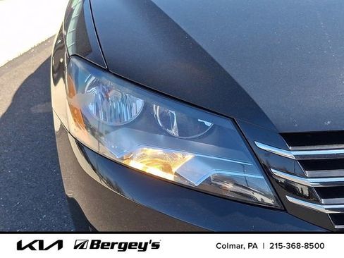 Used 2015 Volkswagen Passat 1.8T SEL Premium FWD image 9