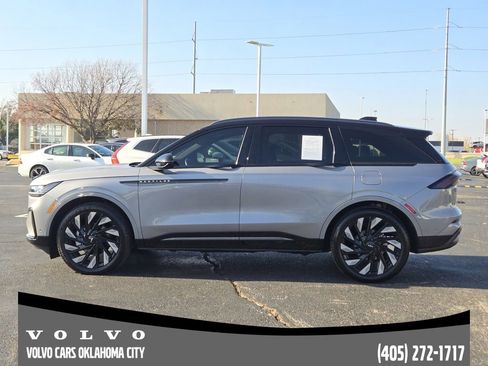 Used 2024 Lincoln Nautilus Reserve w/ Equipment Group 202A image 3