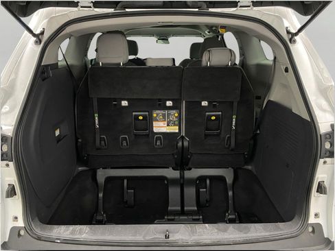 Used 2022 Toyota Sienna LE FWD image 6