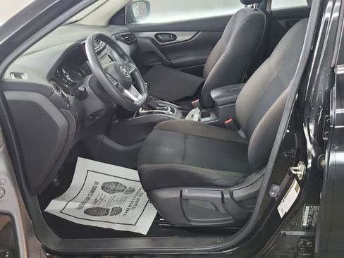 Used 2021 Nissan Rogue Sport S image 10