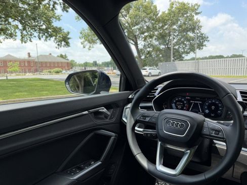 Certified 2025 Audi Q3 2.0T Premium w/ Convenience Package AWD/4WD image 12