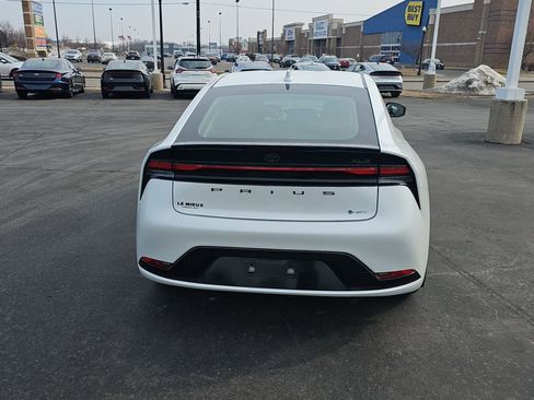 Used 2024 Toyota Prius XLE image 4