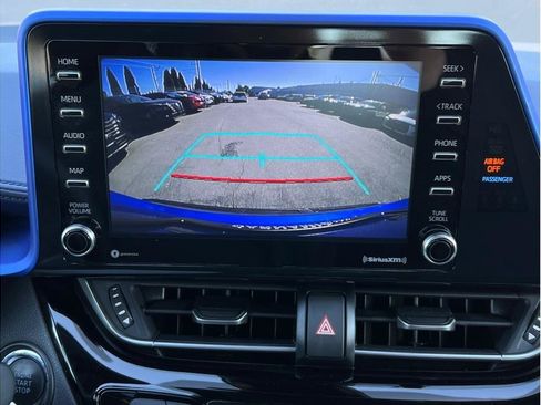 Used 2021 Toyota C-HR XLE FWD image 14