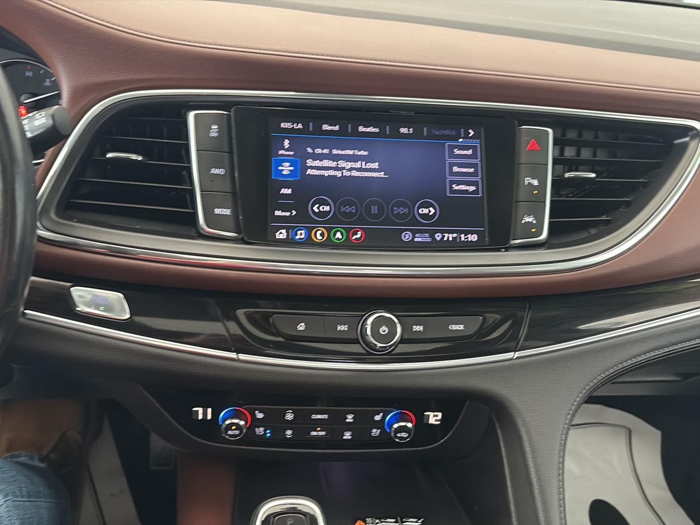 Used 2021 Buick Enclave Avenir w/ Avenir Technology Package AWD/4WD image 19