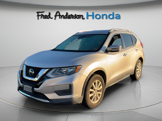 Used 2019 Nissan Rogue S w/ Special Edition Package FWD image 2