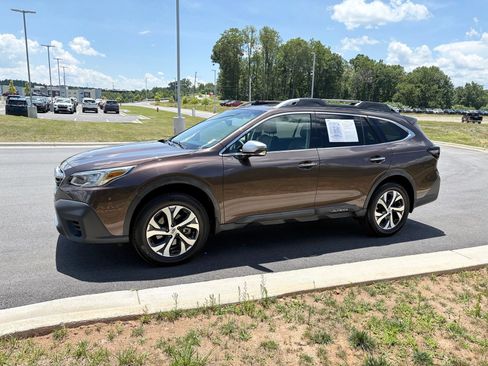 Used 2020 Subaru Outback Touring w/ Popular Package #2 AWD/4WD image 4