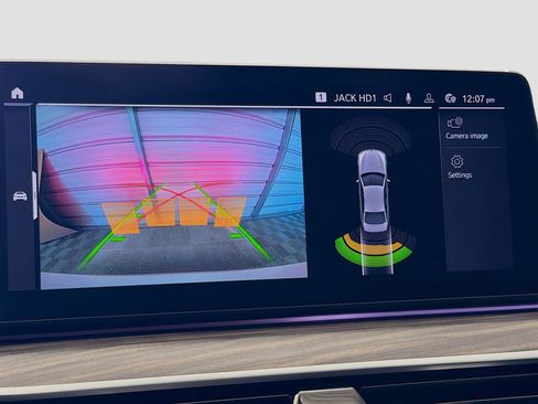 Used 2021 BMW 530e w/ Premium Package image 16