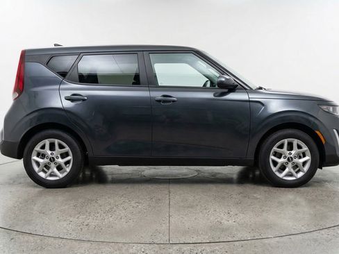 Used 2025 Kia Soul LX w/ LX Technology Package image 11