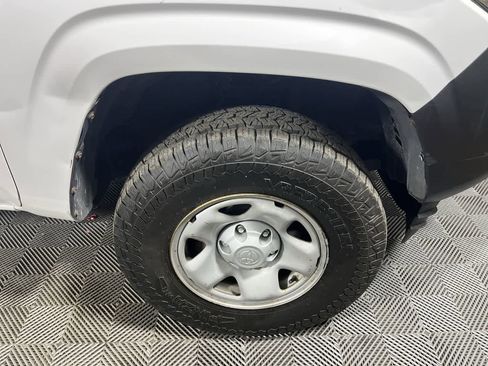 Used 2022 Toyota Tacoma SR image 10