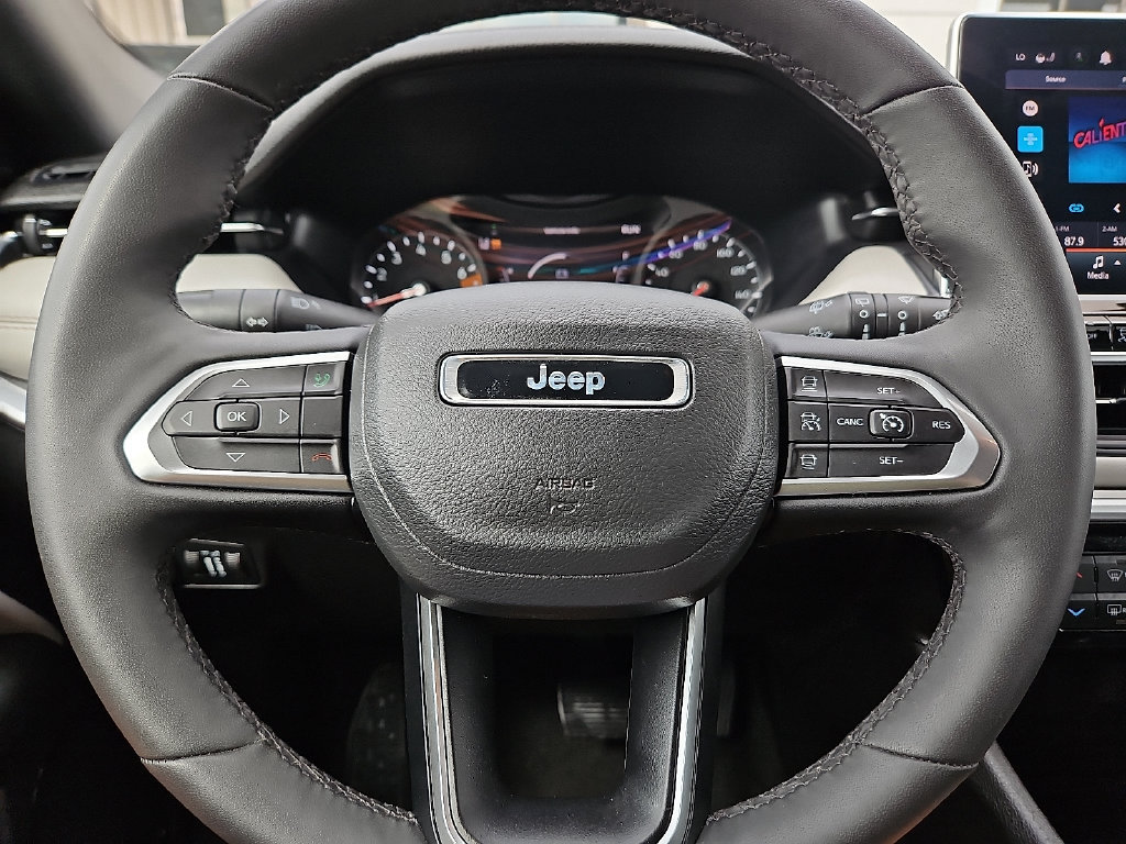 Used 2025 Jeep Compass Limited AWD/4WD image 30
