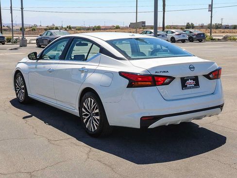Used 2025 Nissan Altima 2.5 SV FWD image 8