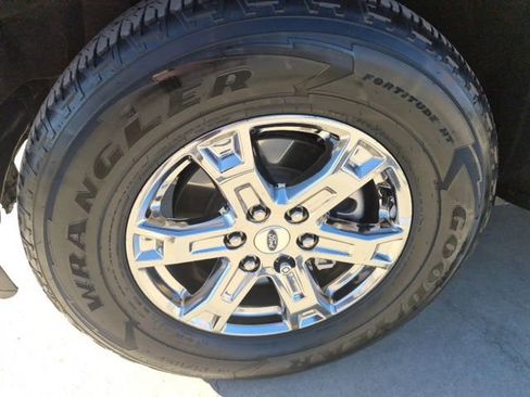 Used 2022 Ford F150 Lariat w/ Equipment Group 502A High image 6