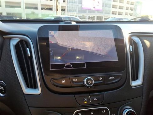 Used 2022 Chevrolet Malibu LT image 23