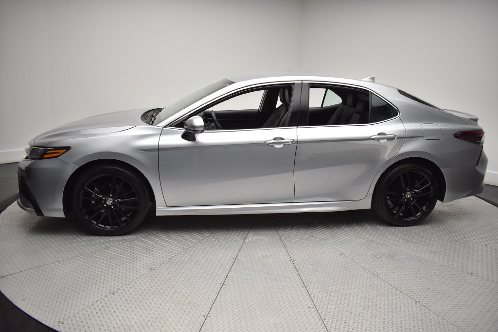 Used 2024 Toyota Camry XSE FWD image 8