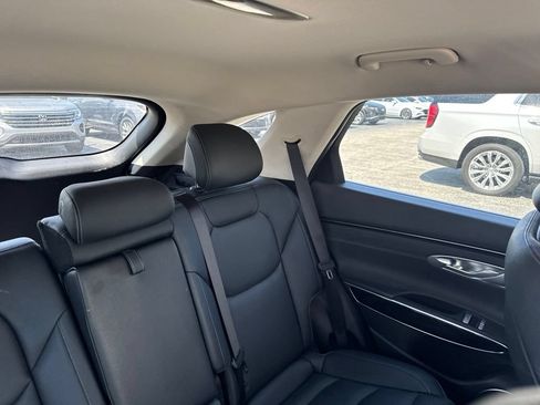 Used 2025 Genesis GV70 2.5T AWD/4WD image 17