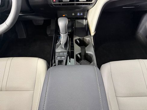 Used 2025 Toyota Camry XLE w/ Premium Plus Package FWD image 17