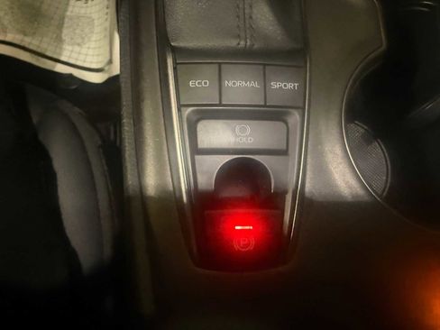 Used 2022 Toyota Camry XSE image 34