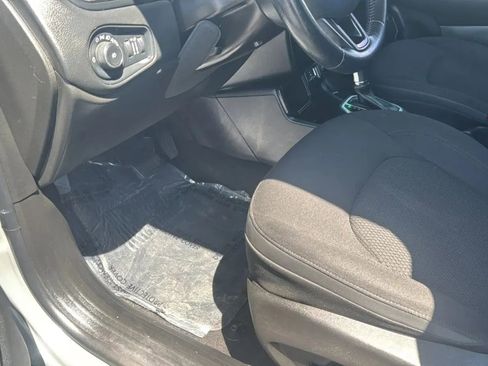 Used 2020 Jeep Renegade Altitude FWD image 28