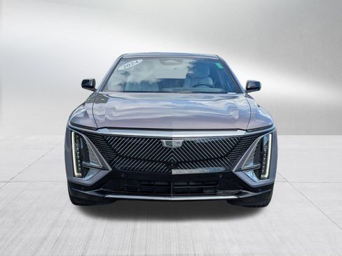 Used 2024 Cadillac Lyriq Luxury AWD/4WD image 8