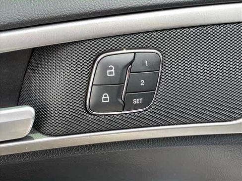 Used 2020 Ford Fusion SEL FWD image 15
