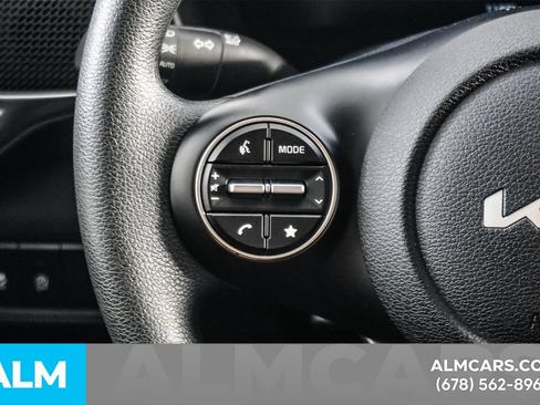 Used 2025 Kia Soul LX w/ LX Technology Package FWD image 21