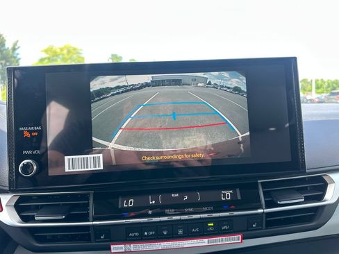 Used 2026 Toyota Sienna XLE AWD/4WD image 24