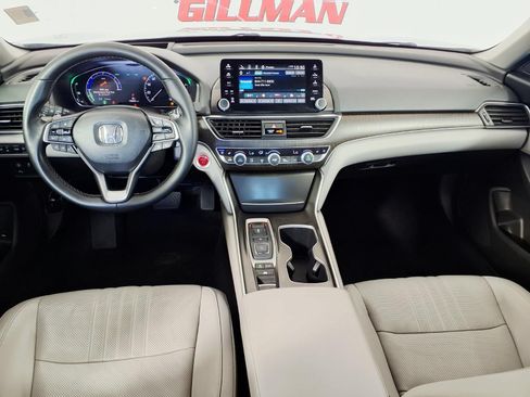 Used 2018 Honda Accord Touring image 13