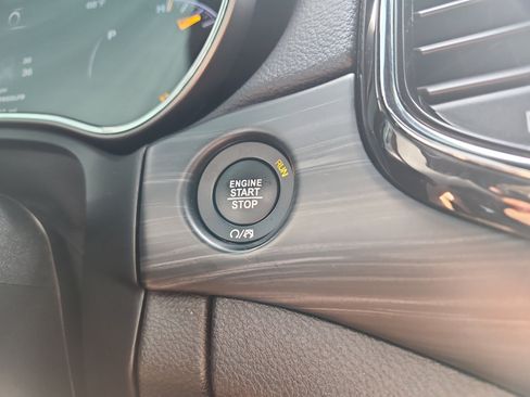 Used 2021 Jeep Grand Cherokee Laredo X AWD/4WD image 21