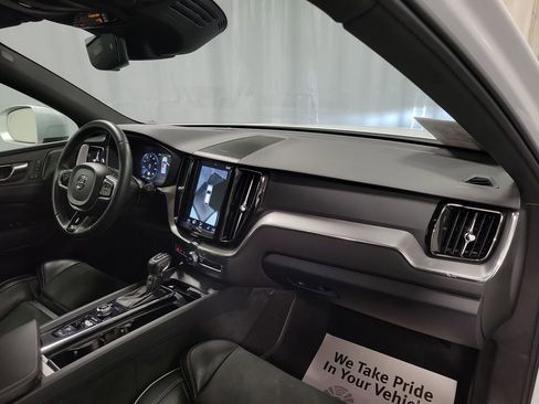 Used 2019 Volvo XC60 T5 R-Design image 29