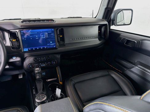 Used 2024 Ford Bronco Badlands AWD/4WD image 28